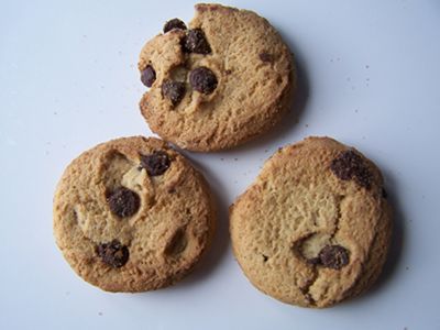 This post is not necessarily an endorsement of Trader Joe's' bucket of chocolate chip cookies.