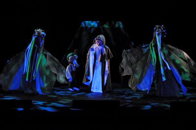 <strong>NIKKI JEE |</strong> Staff Photographer<br>Théâtre Sans Fil’s rendition of “The Hobbit” takes us on a time warp back to its original 70s production. 