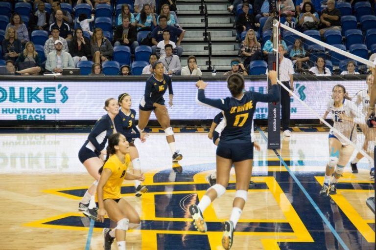 Women’s Volleyball Drops Pair of Big West Matches at Home