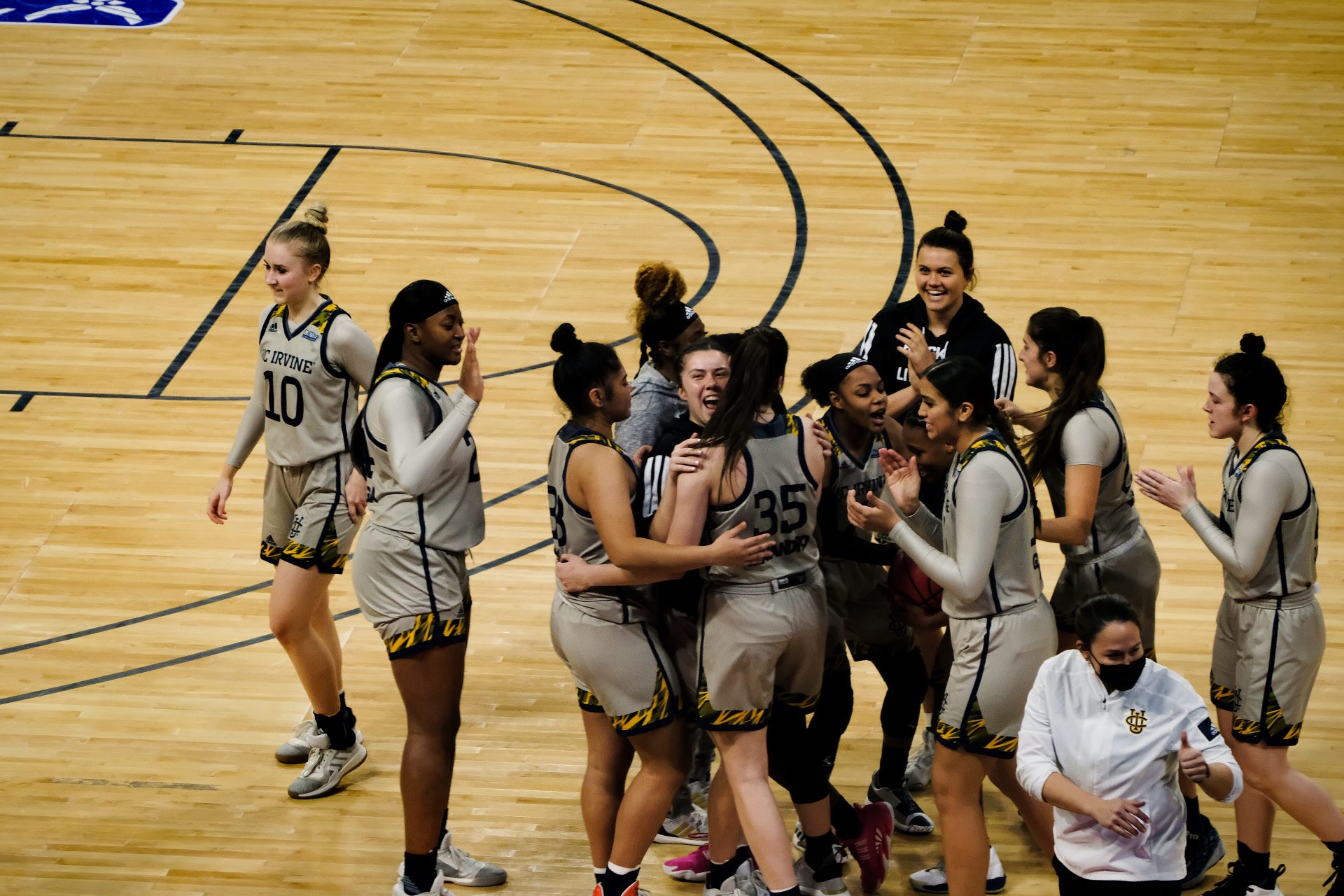 Splash Sisters Born ‘Eaters Bounce Gauchos Shooting 59 Beyond the Arc
