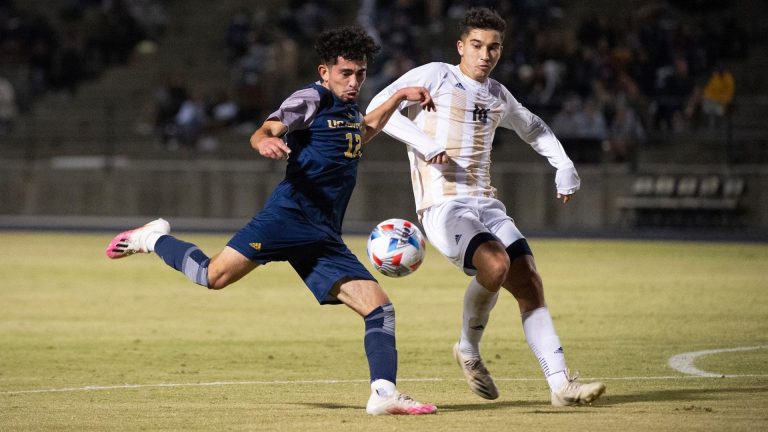 Double Overtime Ends in a Draw Between UCI Men’s Soccer and UC Davis 