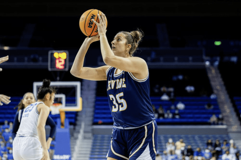 UCI Women’s Basketball Cruise To Opening Day 98-33 Victory Over Whittier College