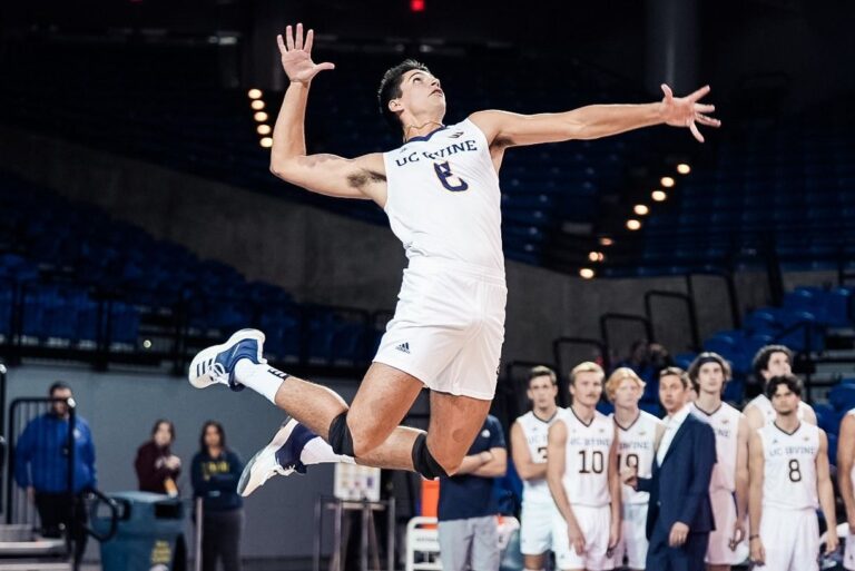 UCI Men’s Volleyball Sweeps the Floor With Emmanuel College, 3-0