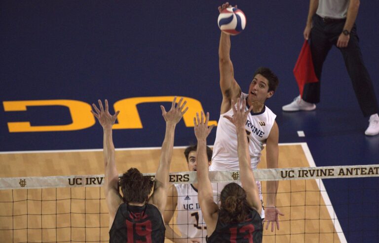 UCI Men’s Volleyball Outlasts USC 3-2 in Top 10 Battle