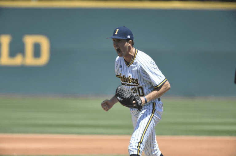 UCI Baseball Pitches a Shutout for a Bounce Back Victory Against Hawai’i, 6-0