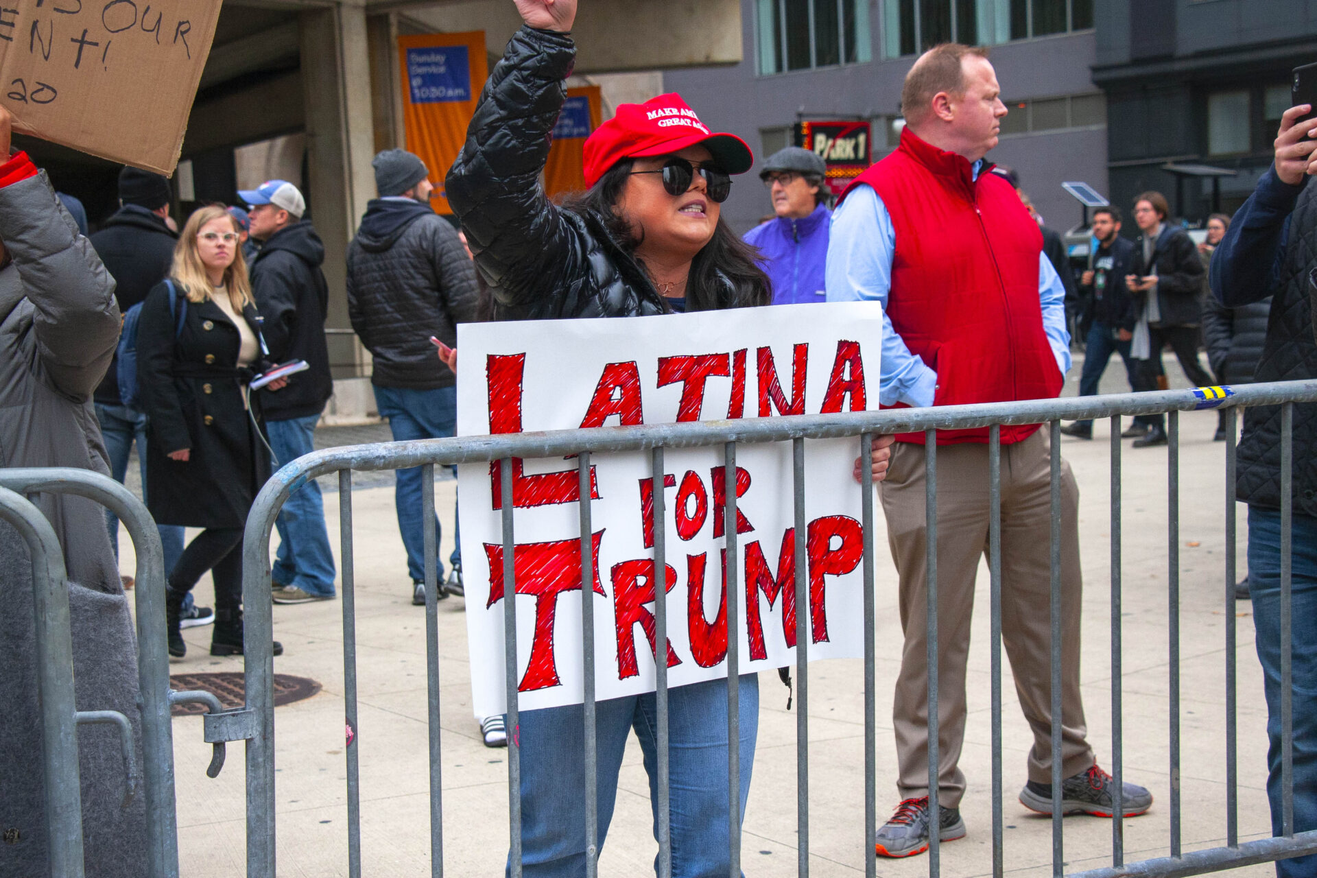 Chicago_Welcomes_Donald_Trump_to_Town_Chicago_Illinois_10-28-19_4403_(48982146942)